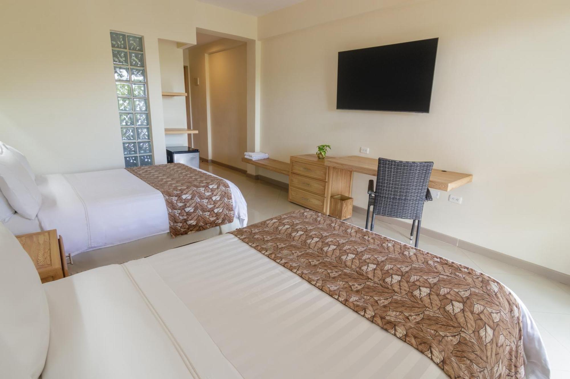 Ghl Hotel Club El Puente Girardot Exteriör bild