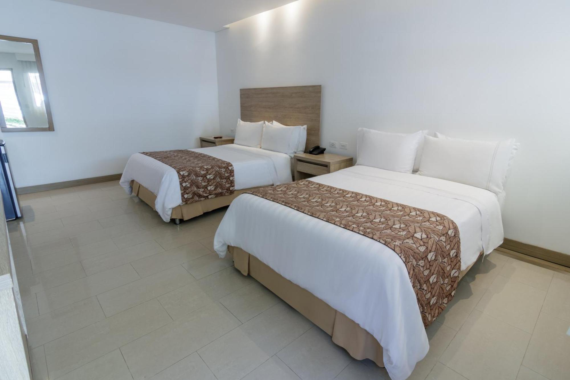 Ghl Hotel Club El Puente Girardot Exteriör bild