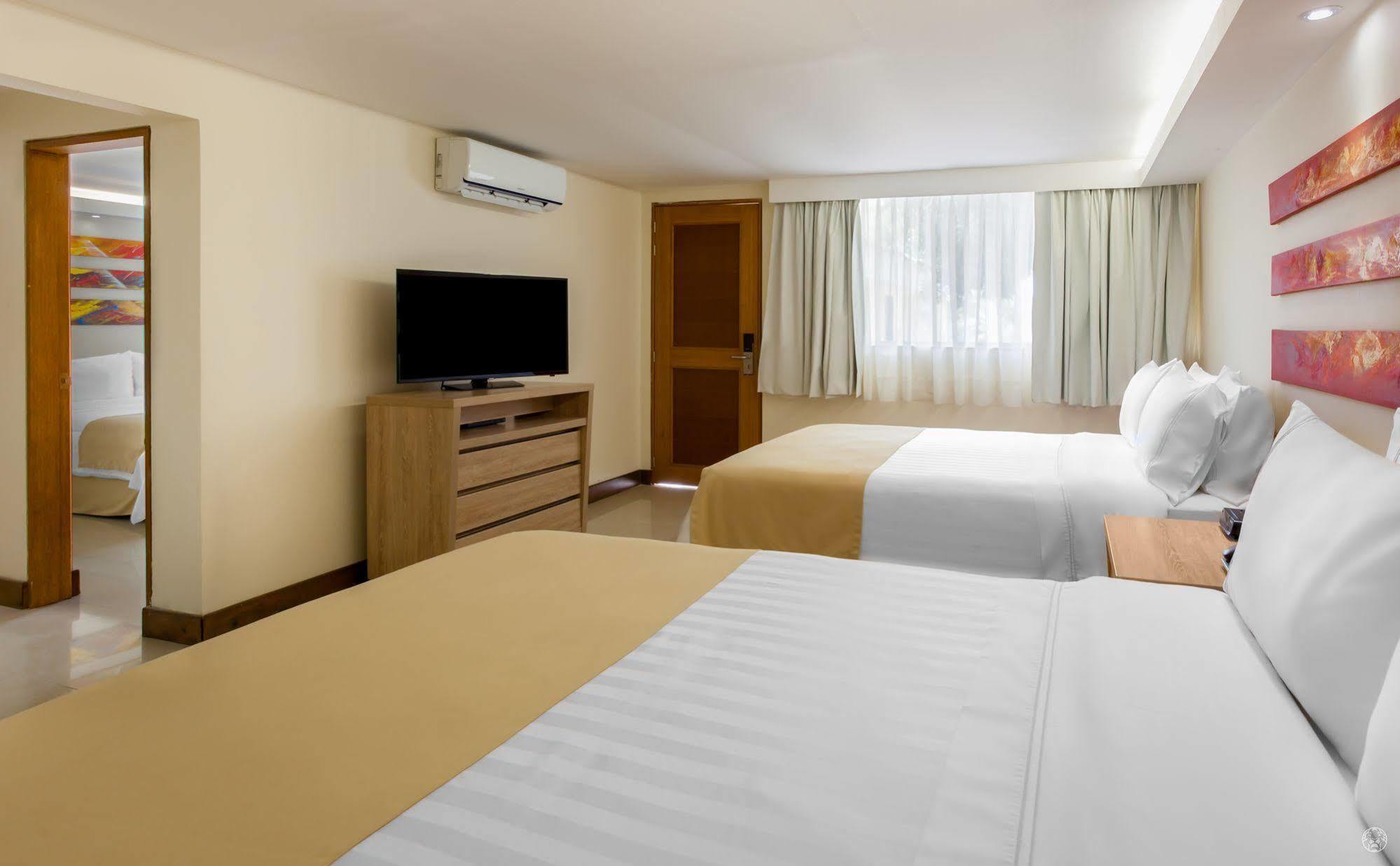 Ghl Hotel Club El Puente Girardot Exteriör bild