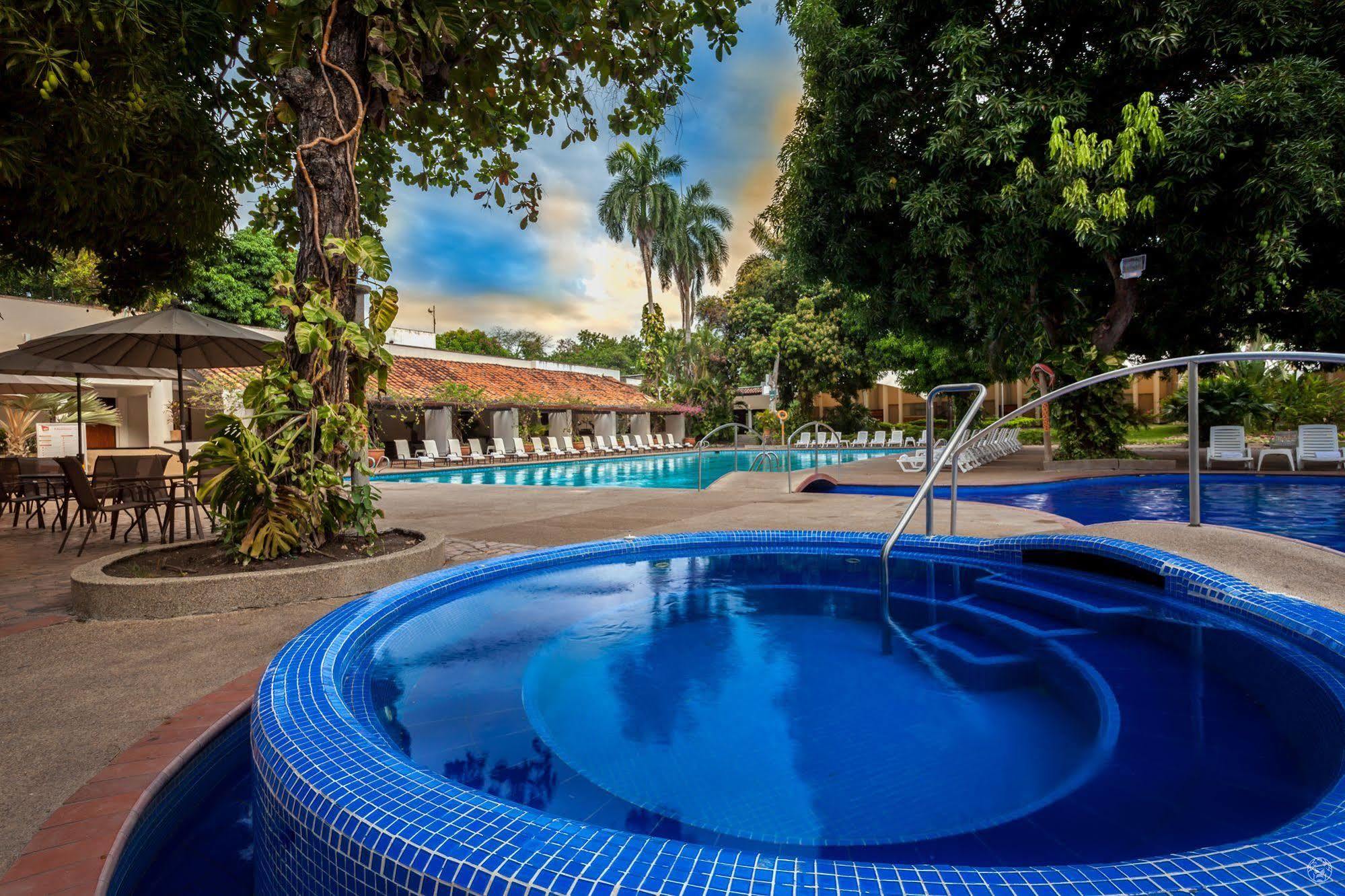 Ghl Hotel Club El Puente Girardot Exteriör bild